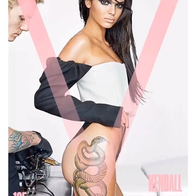 LATEST @VMAGAZINE COVER STORY WITH @KENDALLJENNER, @CAROLYNMURPHY, @JOANSMALLS, @LARA_STONE, @AMBERVALLETTA, AND @ELLENGHR.

LA MÁS RECIENTE PORTADA DE V MAGAZINE CON KENDALL JENNER, CAROLYN MURPHY, JOAN SMALLS, LARA STONE, AMBER VELLETTA, Y ELLEN ROSA.
#MarioTestino #V105 @PaulCavaco @Paul.Lemaire @JenaiChin