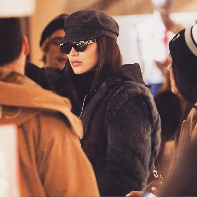 Bella Hadid 28.12.2016 02:11:55