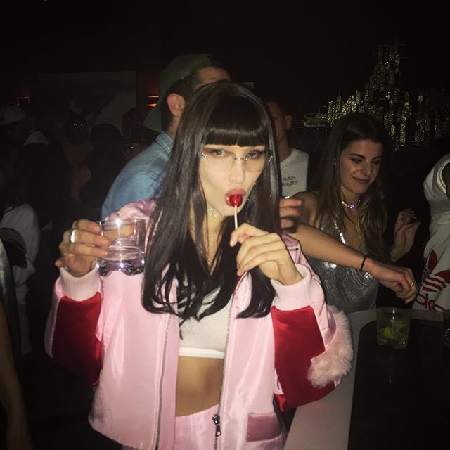 pinkys up