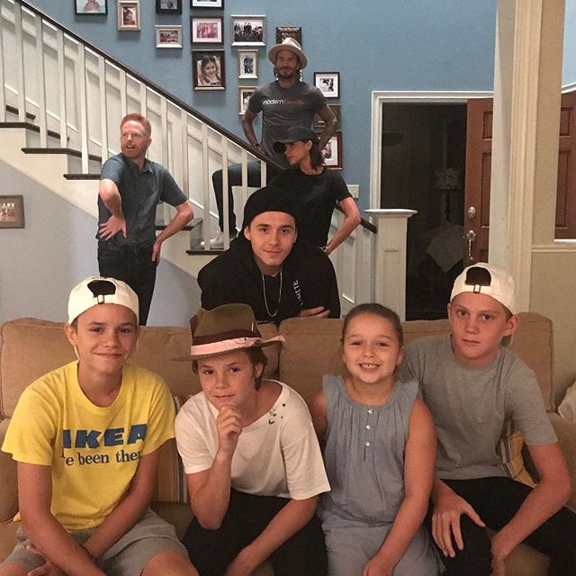 Dunphy's are out,the Beckham's moved in.The new modern family! #DavidDumphy 
#mitchstolemypose @jessetyler   @davidbeckham X VB