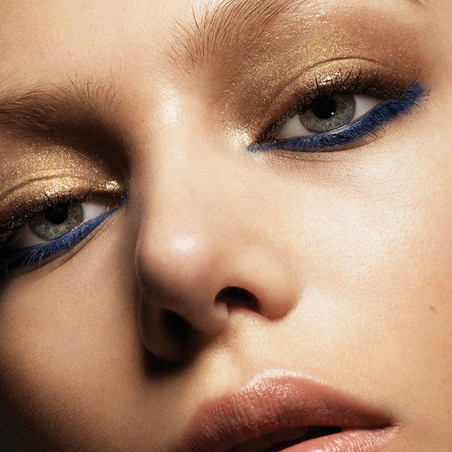 The sultry heat of Miami inspires a brand new makeup look for Autumn Winter 17. Explore the look here! x VB #VBxEsteeLauder victoriabeckham.com #VBDoverSt