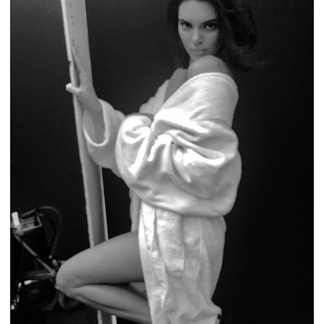 HI KENDALL!
 HOLA KENDALL!
@KendallJenner #MarioTestino