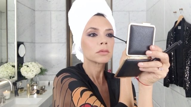 Let me show you how to get red carpet ready eyes  view the first of my Beauty Video Series through the link in my bio and shop the look! x VB #VBxEsteeLauder

Products used: My Eye Palette in Blanc, Noir, Gris and Bordeaux, Smudgy Matte Eyeliner in Graphite, Eye Kajal in Black Saffron Vanille with sharpener and Eye Ink Mascara in Blackest