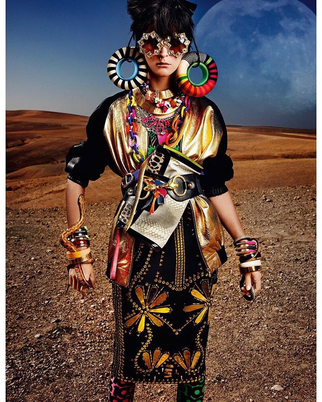 SHINE!
BRILLA!
@KassCarmen @BritishVogue @LucindaChambers @RafaOlarra #LindaCantello #MarcLopez  #MarioTestino #TestinoArchive