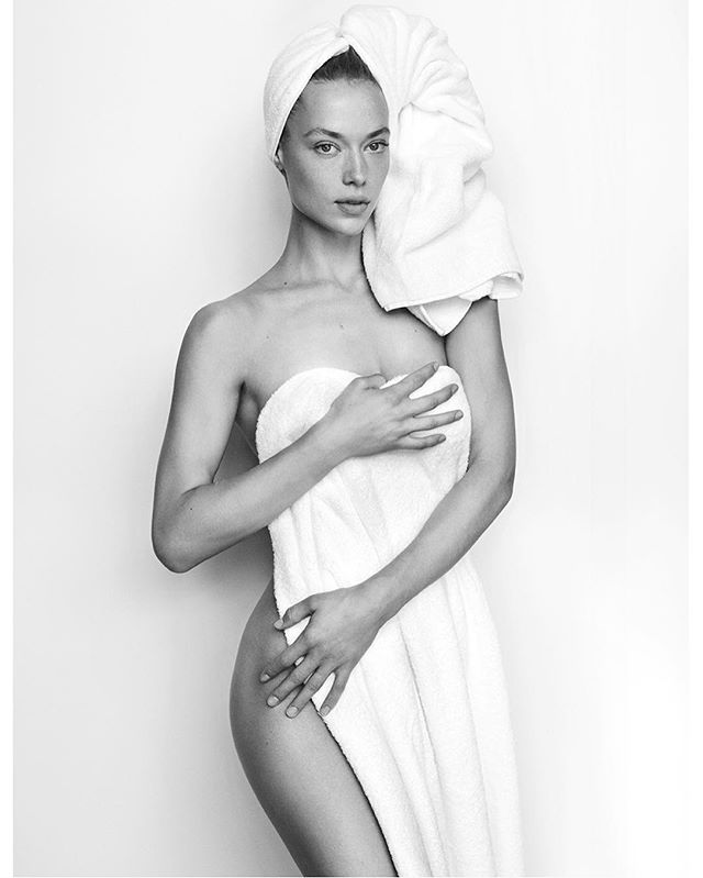 TOWEL SERIES 146, HANNAH FERGUSON.
#TowelSeries #MarioTestino @HannahFergusonOfficial