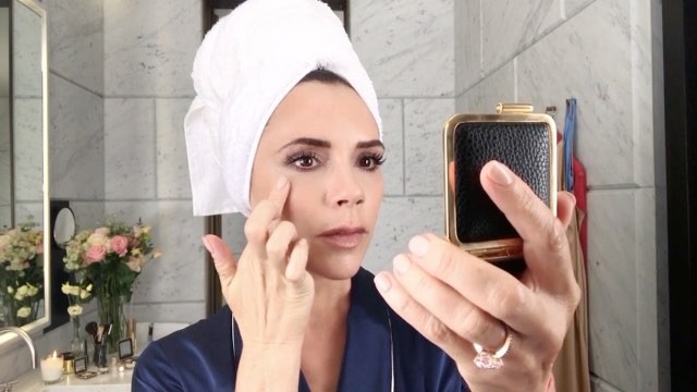 Don't be afraid of pink ladies.. My latest Beauty Series is now live.. with a sweet interruption from my family! Shop the look and watch the video at the link in my bio or make an appointment
at my Dover Street store to learn how! x VB victoriabeckham.com #VBxEsteeLauder @esteelauder