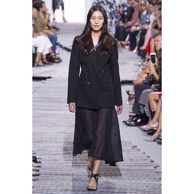 Back on the runway for @MichaelKors this morning! Very good to see you again Michael, Lance, @johndavidpfeiffer, and the whole team   