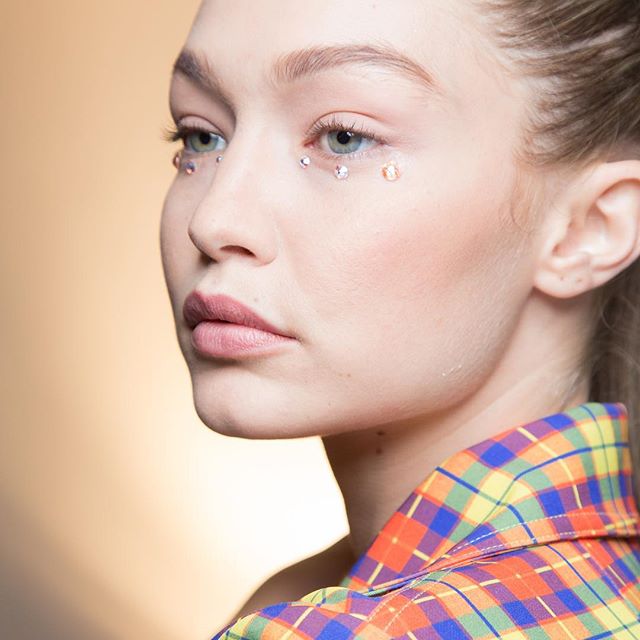 Bring out a little bling like #GigiHadid for the #F1 #SingaporeGP finals tonight #buro247singapore #nyfw