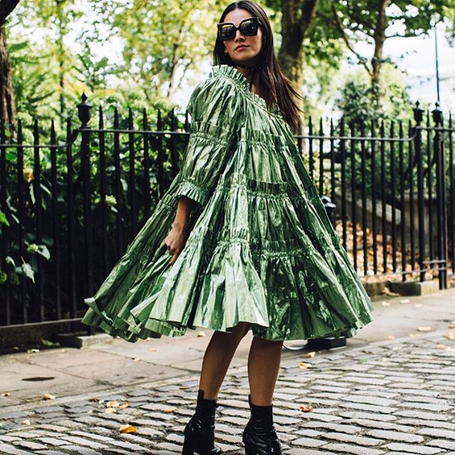 #TinaLeung spotted being her awesome, stylish self at #London #Fashion Week - more #streetstyle inspo on buro247.sg #buro247singapore