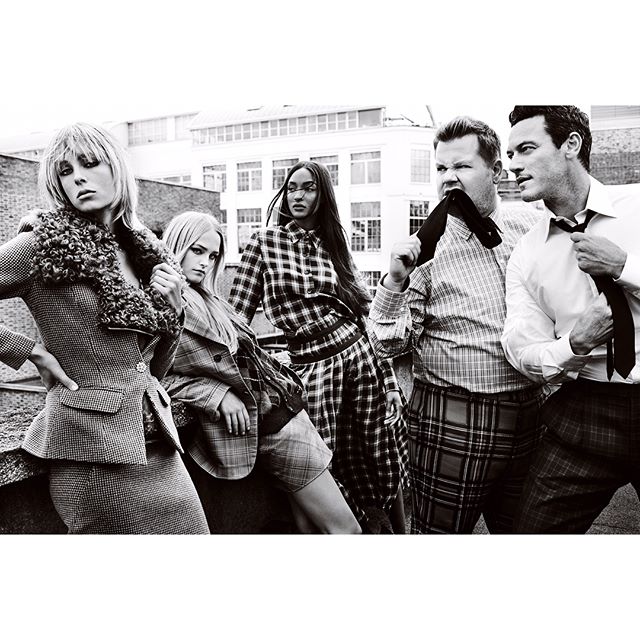 JAMES CORDEN TAKING LONDON IN @VOGUEMAGAZINE!
JAMES CORDEN CONQUISTA LONDRES EN #VOGUEMAGAZINE!
@J_Corden @EdieBCampbell
@Jean_Campbell @JourdanDunn 
@TheRealLukeEvans @SiennaThing
@Lara_Stone @DominicCoop @SukiWaterhouse @Tomotattle @SaraMoonves @OdileGilbert_Official @CTilburyMakeup @LorraineVGriffin 
#MarioTestino