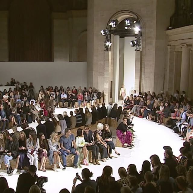 Watch the entire #VBSS18 show on victoriabeckham.com now! x VB