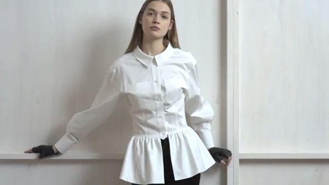 Shop the exclusive KARL Limited Edition Styles. 
Each piece comes with a print of its original sketch by Karl Lagerfeld. 
Discover the pieces by clicking the link in the bio.
#KARLLAGERFELD