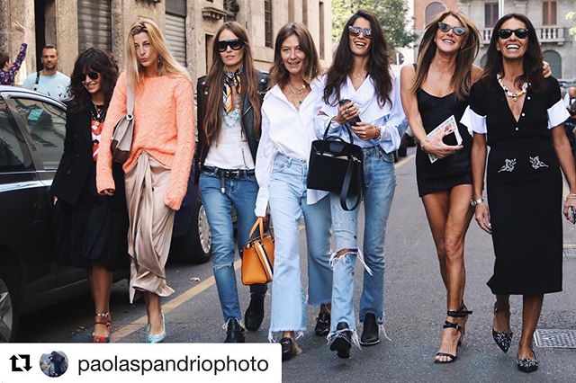 #Repost @paolaspandriophoto (@get_repost)
   
Fashion gang! 
#milanfashionweek 
#paolaspandriophoto