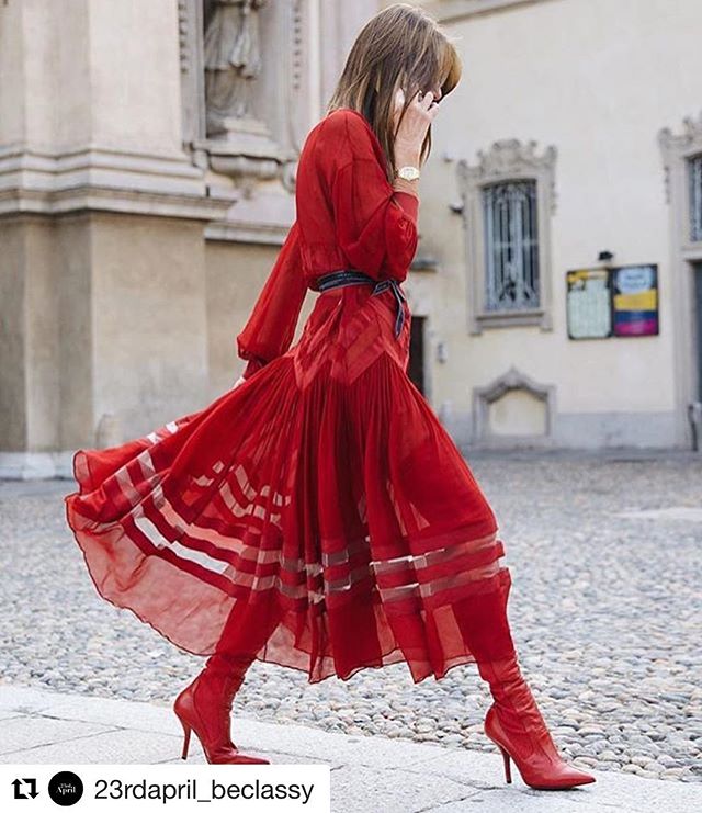 #Repost @23rdapril_beclassy (@get_repost)
   
#beclasay #bechic #beastar #beyou #red #passion #love #heels #shoes #boots #streetstyle #fashionweek #fashion #icon #fashionaddict #fashionista #style #chic #milan #london #nyc #paris #venice #annadellorusso #fendi   @photoshe_ @anna_dello_russo @fendi