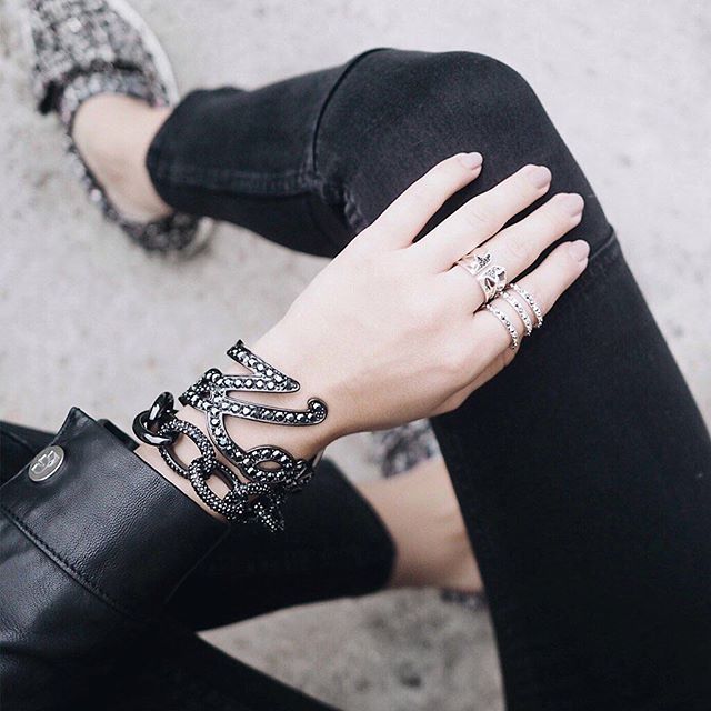 No outfit is complete without a little embellishment. KARL s jewellery collection by clicking the link in the bio. #KARLLAGERFELD