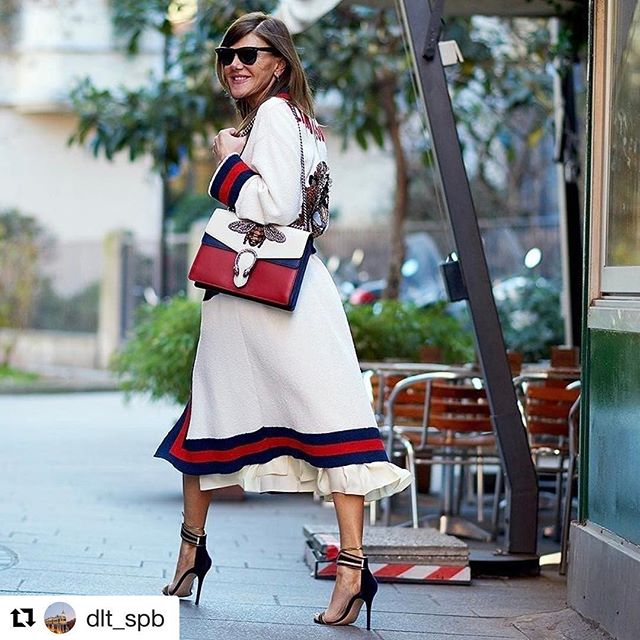 #Repost @dlt_spb (@get_repost)
   @gucci 
Анна Делло Руссо выбрала сумку Gucci, найдите эту модель на 1 этаже #ДЛТ, 299 500   #Gucci #DLTBAGS