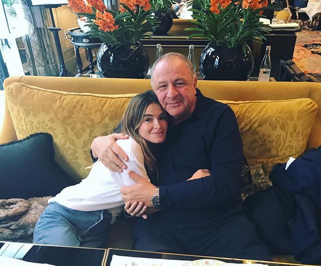 Everyone' s in love with Johnny    @jeanpigozzi @alexianied