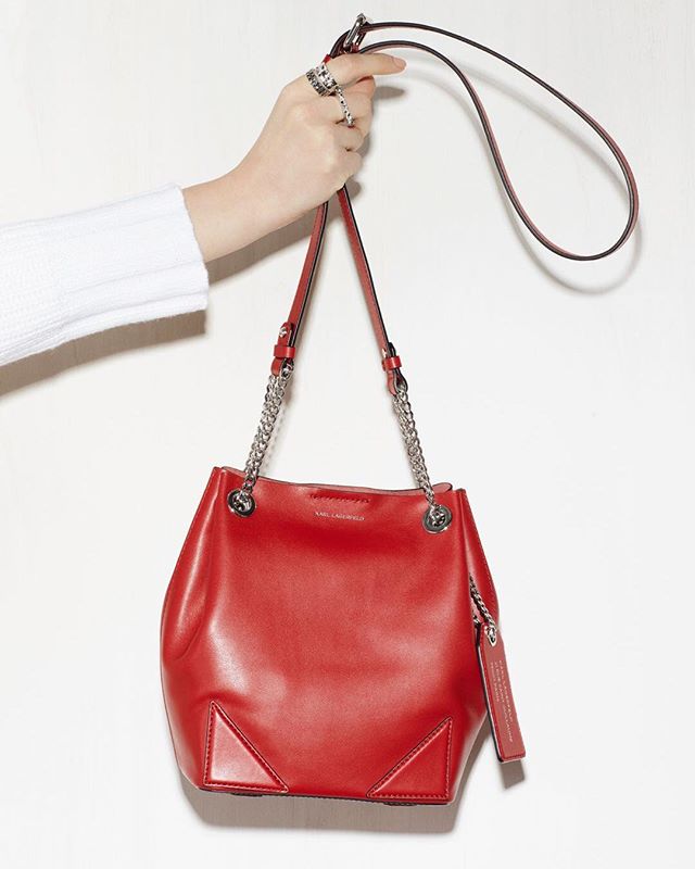 Just a pop of colour   #KARLLAGERFELD