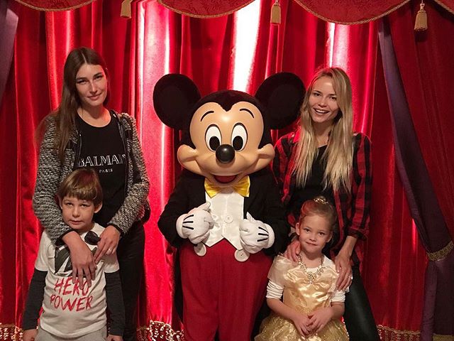 Picture Perfect     
#DisneyHalloween #DisneylandParis25 
@DisneylandParis 
@modelspotparis