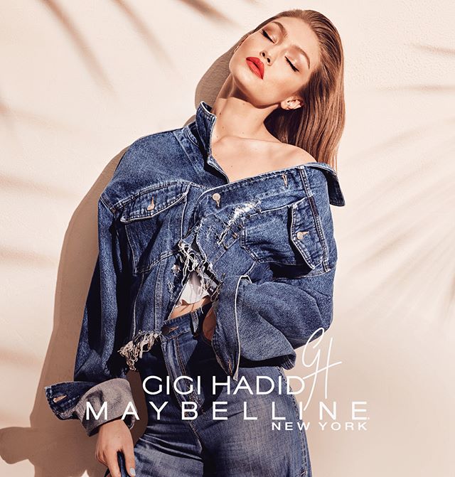 INTRODUCING the #GIGIxMAYBELLINE WEST COAST GLOW COLLECTION: everything you need to get my favorite golden eye, sun-kissed skin, and vibrant lip! Feels effortless and sexy :) :) xx
PS. (surprise! Swipe!) My full makeup look from the other night was using the west coast glow collection!!! @erinparsonsmakeup    
Available at @ultabeauty on October 22 for the US !!! Visit your country's @Maybelline site to see when it'll all be available in your country    