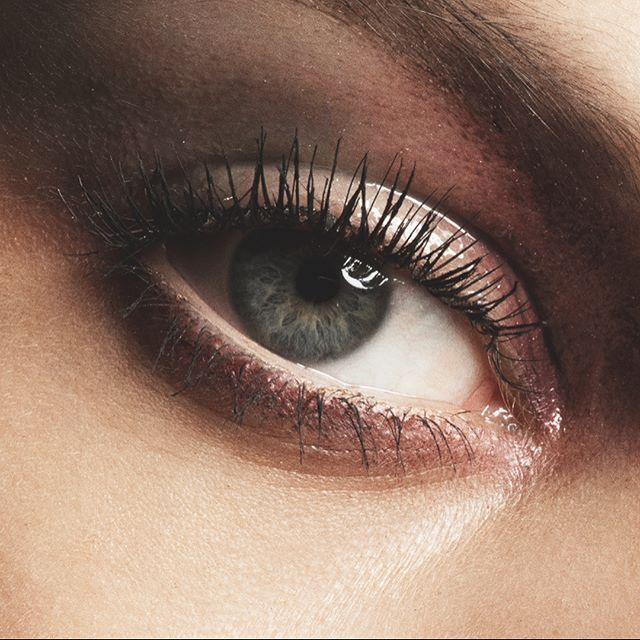 My London look  fresh, nude lips  smoky eyes accentuated with bronze and edged with my innovative Smudgy Matte Eyeliner. Shop #VBxEsteeLauder at my website now to get the look x VB victoriabeckham.com