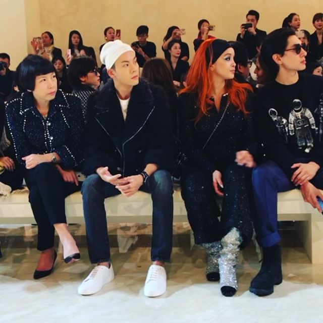 Chill out guys, it s all gonna be allllll right    @angelica_cheung @williamchanwaiting @lionbabe #chanelcruise #chanelinchengdu #WilliamChan
