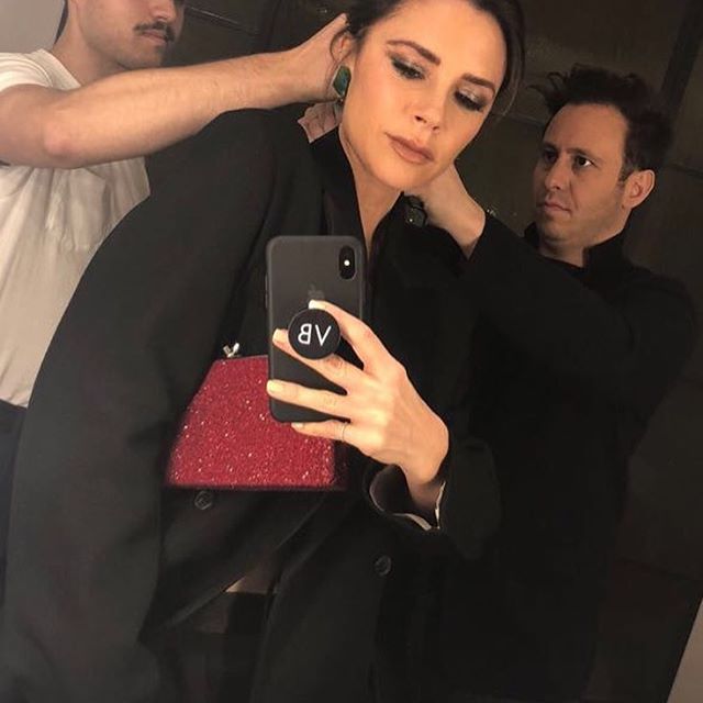 Getting ready for #PORTERIncredibleWomen wearing my EXCLUSIVE glitter pocket clutch x VB #KissesatChristmas