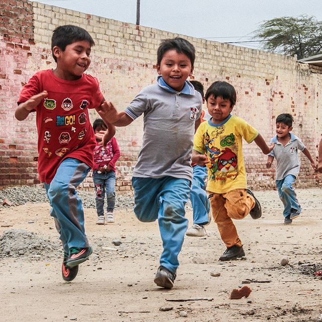 THANK YOU TO EVERYONE WHO CONTRIBUTED TO OUR PERU FLOOD RELIEF FUNDRAISING DRIVE EARLIER THIS YEAR. YOUR GENEROSITY HAS ALLOWED US TO DO SOMETHING VERY MEANINGFUL -  @SAVETHECHILDRENPERU ARE RECONSTRUCTING TWO OF THE MOST DAMAGED HEALTH CENTRES IN THE PIURA REGION, ENABLING ACCESS TO SAFE AND QUALITY HEALTH SERVICES. SO FAR THE LIVING CONDITION OF MORE THAN 2,400 FAMILIES AFFECTED BY THE FLOODS HAS BEEN IMPROVED. THE WORK THAT @SAVETHECHILDREN DO IS ONGOING AND CRITICAL - WE ARE PROUD TO HAVE WORKED WITH THEIR PERU TEAM SINCE THE RECONSTRUCTION OF THE EL SALVADOR CLINIC POST THE EARTHQUAKE IN 2007.
GRACIAS A TODOS LOS QUE DONARON A LA RECAUDACIÓN DE FONDOS PARA PERÚ. SU GENEROSIDAD NOS HA PERMITIDO HACER ALGO MUY SIGNIFICATIVO, JUNTO CON #SAVETHECHILDRENPERU, ESTAMOS RECONSTRUYENDO DOS DE LOS CENTROS DE SALUD MÁS DAÑADOS EN LA REGIÓN DE PIURA, HABILITANDO ACCESO A SERVICIOS DE SALUD SEGUROS Y DE CALIDAD. HASTA EL MOMENTO LAS CONDICIÓNES DE VIDA DE MÁS DE 2.400 FAMILIAS AFECTADAS POR LAS INUNDACIONES YA SE HA MEJORADO. EL PROYECTO DE #SAVETHECHILDREN AUN ESTÁ EN MARCHA Y ES CRÍTICO - ESTAMOS ORGULLOSOS DE HABER TRABAJADO CON SU EQUIPO EN PERÚ DESDE LA RECONSTRUCCIÓN DE LA CLINICA EL SALVADOR DESPUÉS DEL TERREMOTO EN 2007
@MuseoMate @AlexandraVonGeyr @BarwerdVanDerPlas
#BabetteAlbrecht #Peru #MarioTestino