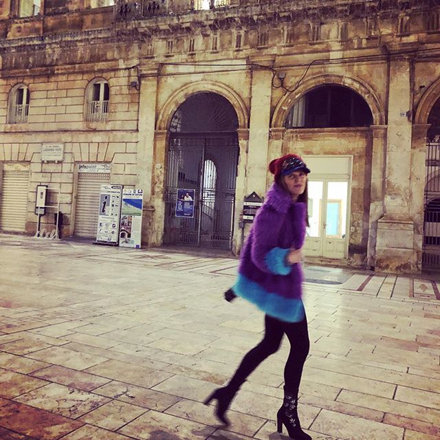 #aboutlastnight lighting Xmas Tree   in Ostuni @albertaferretti fake fluo fur      