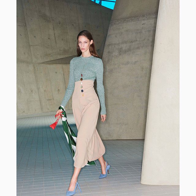 I try to always surround myself with positive energy and have often talked about my use of crystals. I loved the idea of including them in this collection. Each stone, from Jade to Rose Quartz, has personal resonance for me and has its own special meaning and healing properties, acting like good luck charms and carried in my talisman pouch! x VB #VBPreAW18