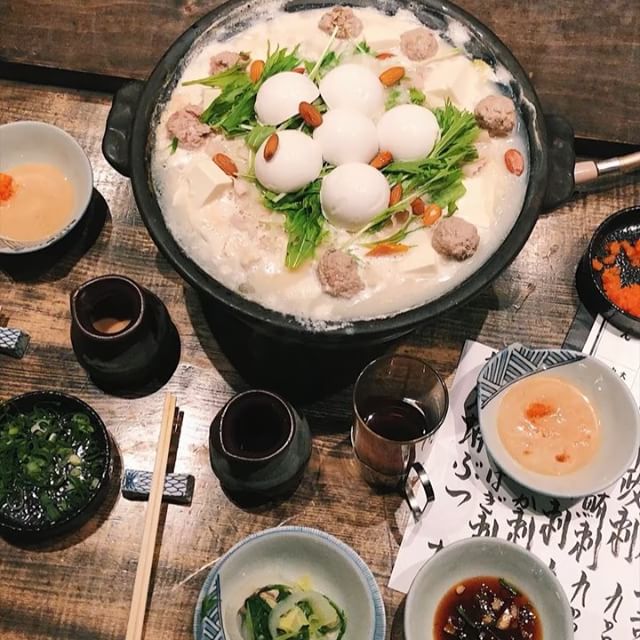 Almond milk base hot pot feat. delicious mystery milky balls (which I think is some variant of annin tofu). 在东京吃的特殊火锅 用杏仁奶做的汤 这些白丸子是杏仁豆腐类似的 太好吃了  
