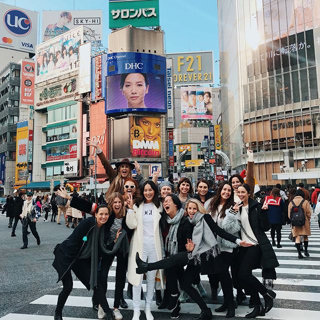 That feeling when you fly 14 of your oldest friends to your favorite place on earth for your hen s weekend   Get ready #KONNICHIWARNE