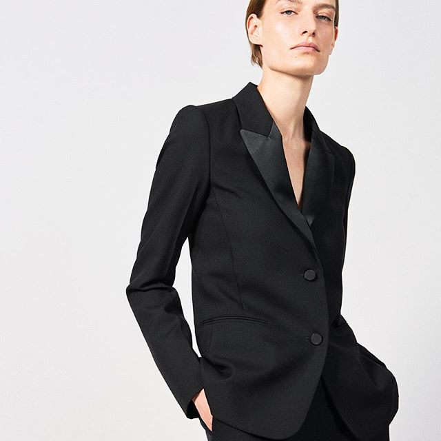 My #VBPreSS19 collection also includes a Christmas capsule of  evening wear. Sharp masculine tuxedos are softened with mohair, and oversized evening coats are decorated with shiny appliqué stripes, whilst sheer knit polo necks are tucked into midi silk skirts. Shop new season tailoring at the link in bio or at #VBDoverSt x VB