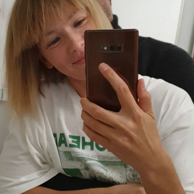 Зажималки на работе! НЕ sexual harrasment.     #samsung #galaxynote9 #radiohead #radioheadfans