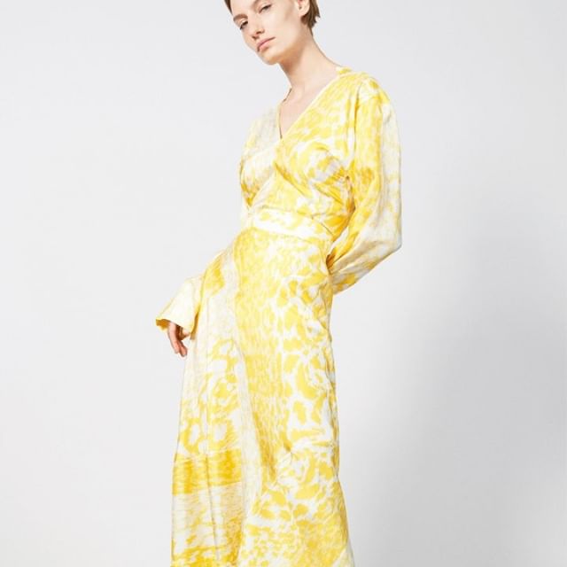 New year, new #VBPreSS19 dresses! The tabby print dress has arrived at my website and #VBDoverSt. Shop new arrivals at the link in bio xx VB