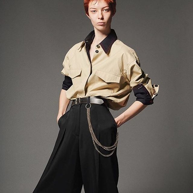 Love this bold tailoring styled by @VenetiaLScott in the January issue of @BritishVogue, shot by Theo Sion. The #VBPreSS19 shirt jacket in #TheFutureIssue is available in selvedge denim at the link in bio and 36 Dover Street London! x VB