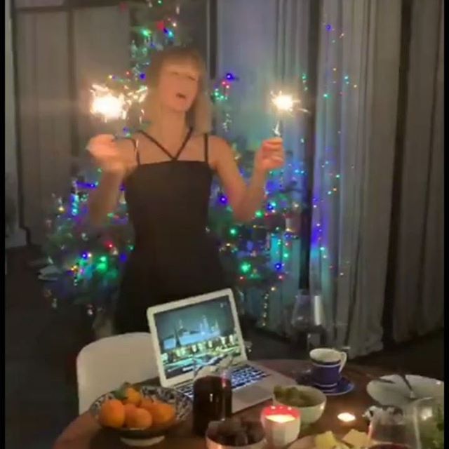 Всех всех всех людей этой планеты с НАСТУПИВШИМ НОВЫМ 2019 ГОДОМ!!! Я люблю тебя жизнь! Happy Happy Happy New Year to all people on this BEAUTIFUL AND MAGICAL PLANET. I truly belive that we can make the magic come true! Take care about the ones you love and our home we live at -  this Planet! #fromrussiawithlove #happynewyear #2019 #новыйгод2019 photo crwdir @danny__si