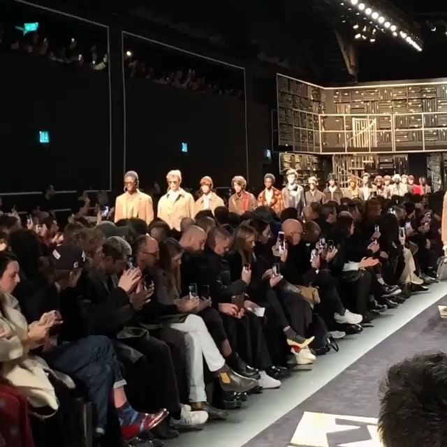 #Repost @fashiontomax @fendi by @silviaventurinifendi          
 
    #FTMRunway / Finale at the @Fendi fall/winter 2019 show by @SilviaVenturiniFendi.
#Fendi #FendiFW19 #mfw #pittiuomo #fw19 #mmfw #runway #model #fashion #style #runway #beauty #backstage / video by: @maximsap x @fashiontomax