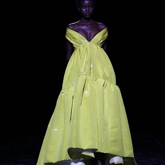 @themarcjacobs show               @marcjacobs 
Marc Jacobs Photos by  @byoliren x @fashiontomax #fw19 #nyfw #marcjacobs