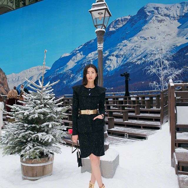 Snowdays are Chanel days    #ChanelintheSnow