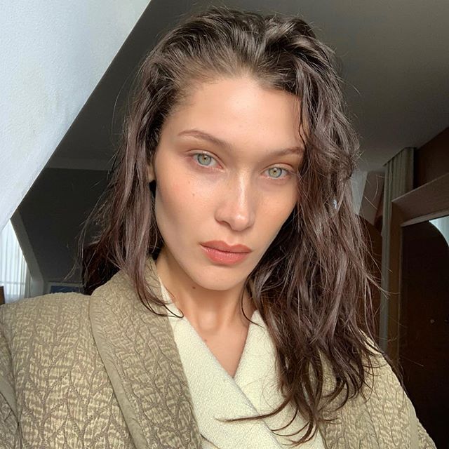 Bella Hadid 4.03.2019 23:29:39