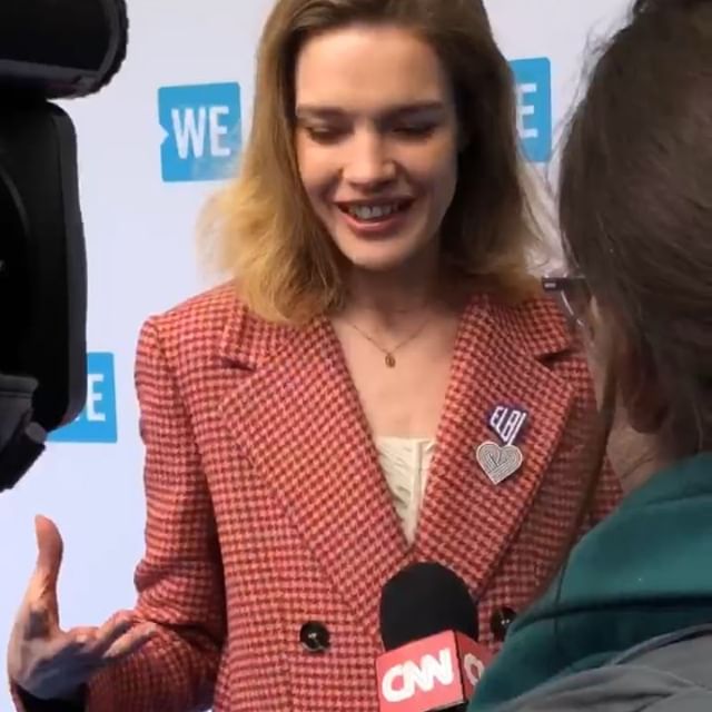 What a day          @wemovement Давайте все вместе, дружненько и без стеснения скажем громко и отчетливо: М Е С Я Ч Н Ы Е. В этом нет ничего ужасного или страшного! Не испугались же 15 000 детей сегодня на стадионе Уэмбли, на фестивале We Day в Лондоне! Это очень важно, так как только вместе мы можем попытаться разрушить устоявшиеся табу.                      Я безмерно благодарна движению @wemovement за возможность поделиться своей работой с теми, кто до 16 и старше. #ДавайтеПоговоримобЭтом