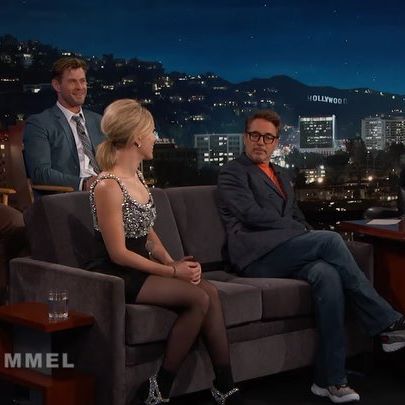 All of the original @Avengers got matching tattoos  except ONE! (Hi @MarkRuffalo) @RobertDowneyJr @ChrisHemsworth #ScarlettJohansson #PaulRudd #ChrisEvans @Renner4Real @Marvel #AvengersEndgame