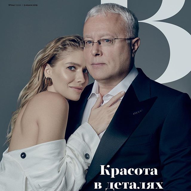 Наша первая совместная обложка с   @alexanderlebedev_ для @rbc.style   успейте купить номер, внутри ещё больше фото и наш честный рассказ о самом главном   спасибо супер-профи команде :  @tuponogova_volkova
style @lilyasimonyan
make-up @aleksandrakirienko
hair @margarita_khanukaeva
producer @olesita
How do you find our very first cover together with my super man @alexanderlebedev_ for one of the leading Russian business newspapers #RBC . More photos are coming up soon!