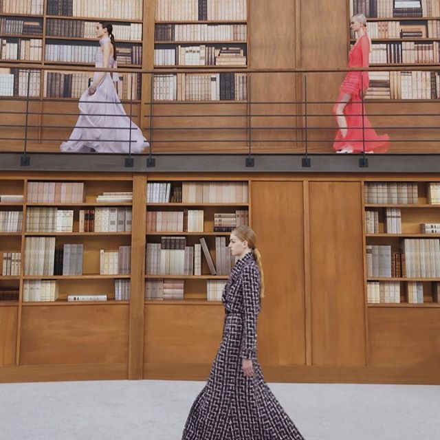  BOOKSMART Bonjour, CHANEL Couture  