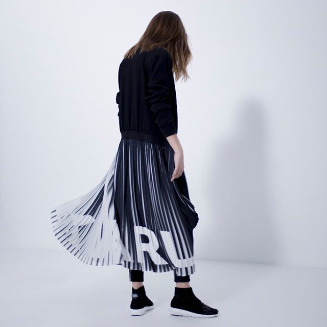 Olivia's tip: When in doubt, opt for classic black and white. Discover the new #KARLXOLIVIA collaboration, online and in stores now.