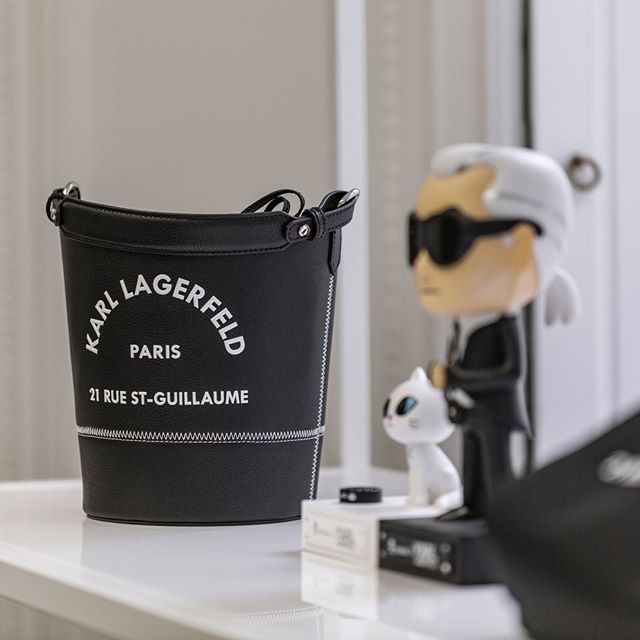 Lazy Sunday in Paris ... #KARLLAGERFELD