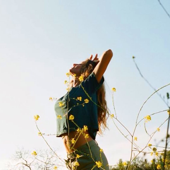 Pare um pouco, silencie sua mente e escute seu coração. Permita-se esse tempo de conexão, ele é essencial. Embora não possamos mudar o que já passou, podemos sempre aprender e transformar todas experiências em lições para o nosso crescimento. Reflita sobre onde você tem focado sua energia, seus objetivos. O que você quer criar? Que experiências quer viver? Lembre-se, onde você focar sua energia é onde irá colher resultados.
Escolha pessoas, lugares e livros que lhe inspirem, que lhe façam bem. 
Acredite em você e no seu poder de cocriar sua realidade! #eclipsesolar #luanova    
Stop for a moment, silence your mind and listen to your heart. Allow yourself this time of connection, it is essential. While we cannot change what has already happened, we can always learn and transform all experiences into lessons for our growth. Reflect on where you have been focusing your energy, what are your goals. What do you want to create? What experiences do you want to live? Remember, where you focus your energy is where you will reap results. Choose people, places and books that inspire you, that do you good. Believe in yourself and in your power to co-create your reality! #solareclipse #newmoon