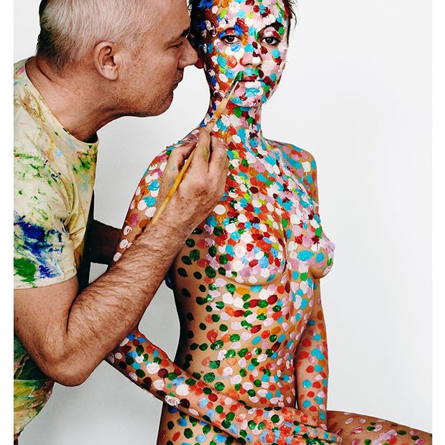 COLLABORATING WITH MY FRIEND @damienhirst IN TURNING HIS GIRLFRIEND @sophieambercannell INTO AN ARTWORK. COLABORANDO CON MI AMIGO @damienhirst EN CONVERTIR  A SU ENAMORADA @sophieambercannell EN UNA OBRA DE ARTE. #ArtistCollaboration #MarioTestino #DamienHirst #Art #NewWork #2019