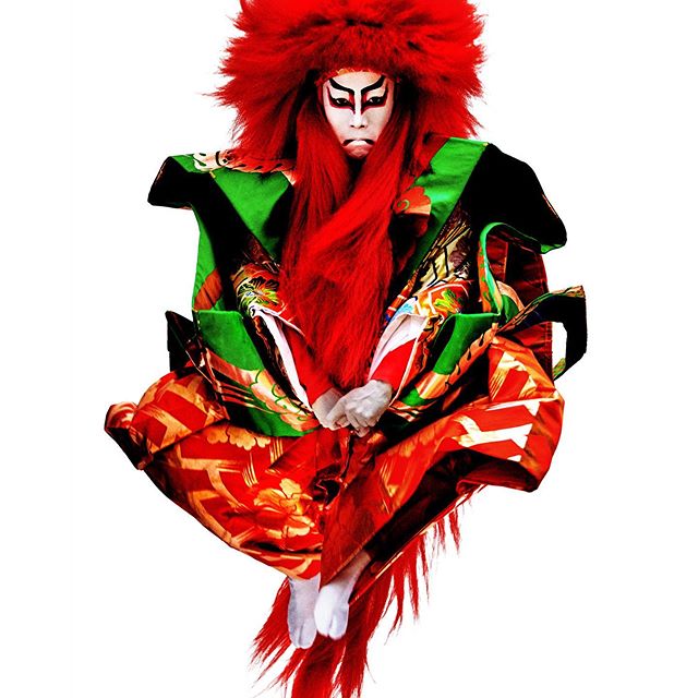 This picture is of Sennosuke Kataoka, a young Kabuki star in Japan. His career began at birth, as his family have been Kabuki actors for the past 15 generations. One of his missions is to make Kabuki more popular for a younger audience. Although Kabuki has existed for over 400 years, it is struggling to stay relevant in our digital age. It was amazing seeing him perform and leaping into the air with this outfit on. Very mesmerizing.
-
Esta foto es de Sennosuke Kataoka, una joven estrella de kabuki en Japón. Su carrera comenzó al nacer, su familia ha hecho teatro Kabuki por 15 generaciones. Una de sus misiones es hacer que el kabuki sea más popular entre un público joven. Con más de 400 años de existencia, esta tradición teatral está luchando por mantenerse relevante en la era digital. Fue increíble verlo actuar y saltar en el aire con este atuendo puesto. Fascinante.
-
SENNOSUKE KATAOKA, 2018.
-
#SennosukeKataoka #Kabuki #Tokyo #Japan #2018 #MarioTestino